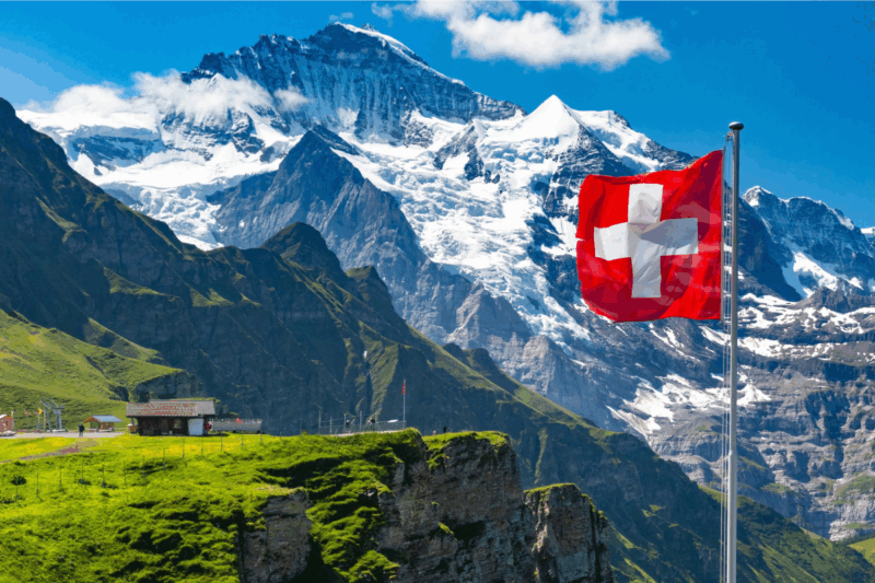 Voyage au cœur des Alpes suisses villages authentiques et paysages grandioses