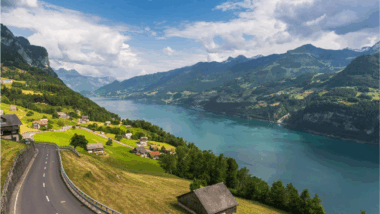 Découvrez l'itinéraire secret pour un road trip inoubliable en Suisse entre lacs et montagnes