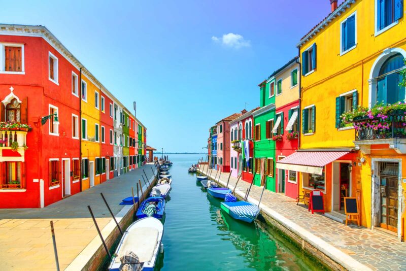 Escapade italienne l’île la plus colorée du monde à seulement 1h40 de Paris 4