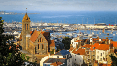 Évasion garantie explorez un joyau anglo-normand au charme incomparable