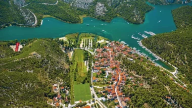 Quel est le secret caché de cette ville croate qui émerveille tous les visiteurs en Dalmatie