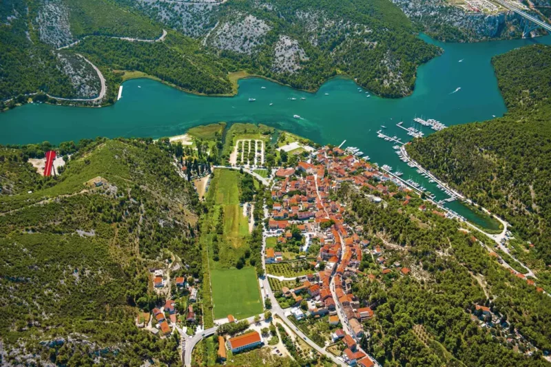 Quel est le secret caché de cette ville croate qui émerveille tous les visiteurs en Dalmatie