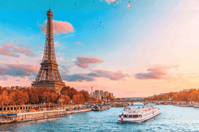 Quelle est la ville française qui attire tous les regards pour la Toussaint 2025