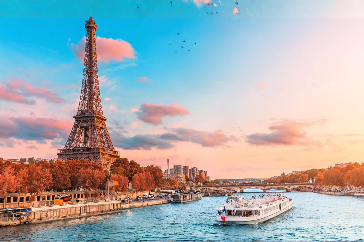 Quelle est la ville française qui attire tous les regards pour la Toussaint 2025