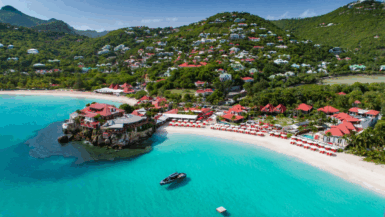 Un hôtel perché sur les rochers des Caraïbes élu meilleur du monde pour son luxe et son bien-être
