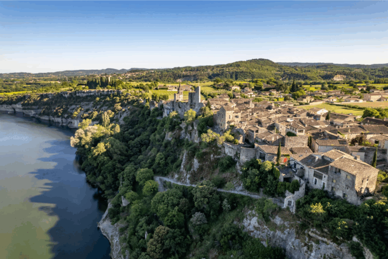 Un village médiéval du Gard cache un secret incroyable qui émerveillera les visiteurs