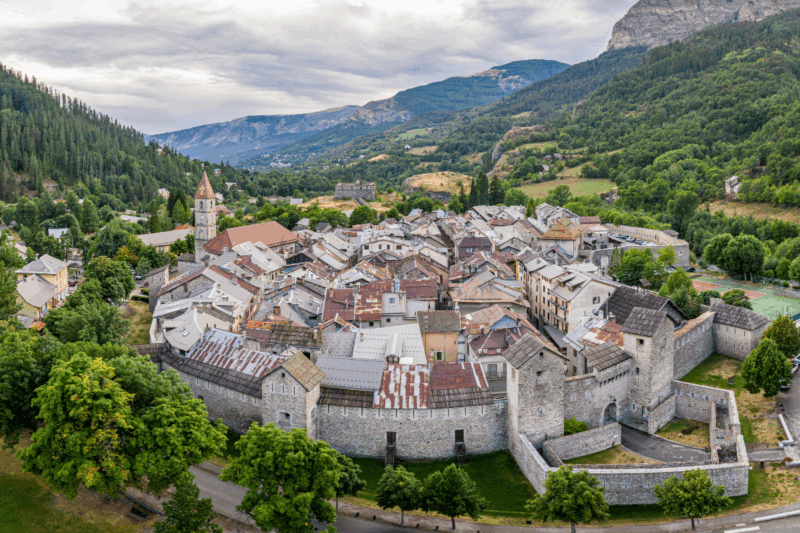 Un village secret du Mercantour élu le plus beau de France émerveille les visiteurs