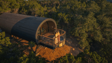 Une cabane en Californie offre un havre de paix au cœur de la nature à louer