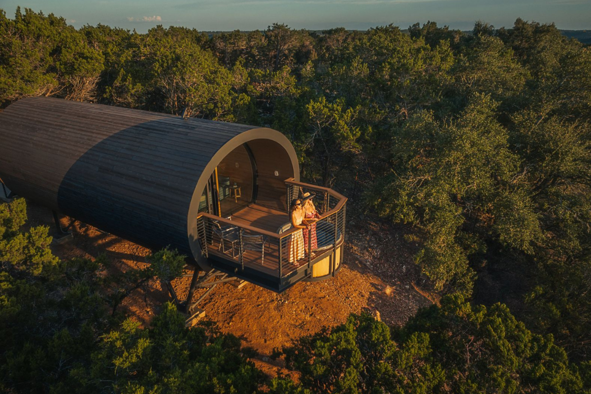 Une cabane en Californie offre un havre de paix au cœur de la nature à louer