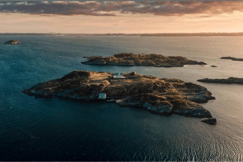Une île norvégienne isolée offre une évasion paisible loin du tumulte quotidien