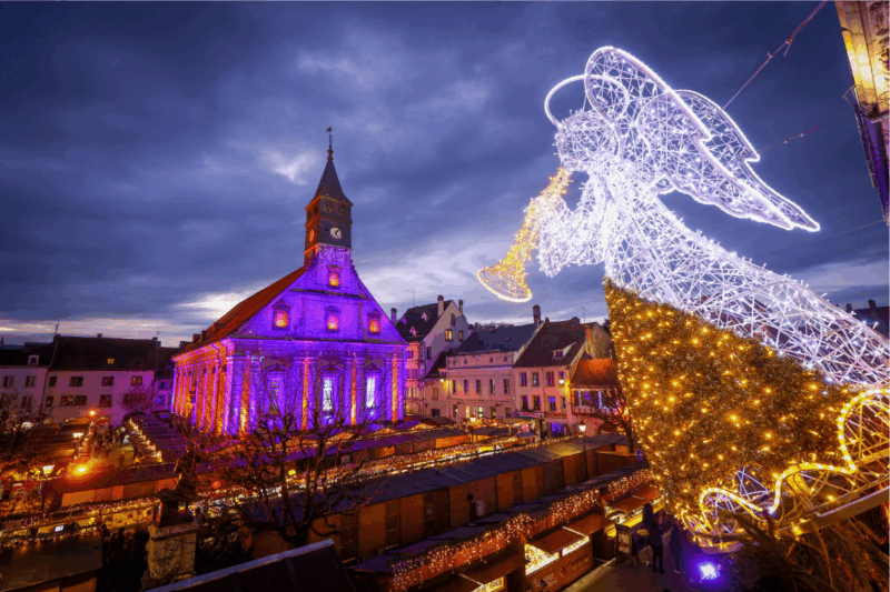 Ce marché de Noël caché en Europe émerveille par ses illuminations médiévales