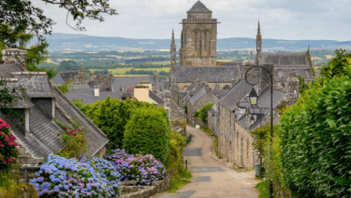 Ce village breton caché révèle son charme envoûtant l'hiver idéal pour un week-end secret