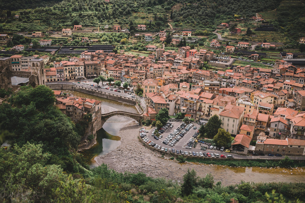 Ce village italien caché à 30 minutes de Menton promet une douceur de vivre inégalée