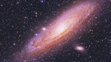 La galaxie d'Andromède freine ses voisines bien avant leur chute finale