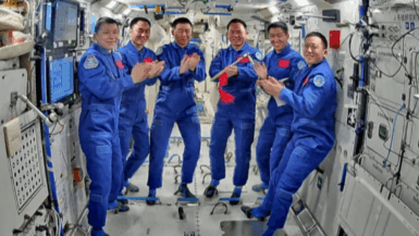 Les astronautes chinois rentrent enfin sur Terre après une attente causée par des débris spatiaux