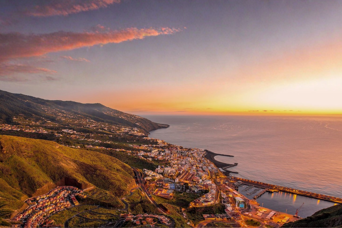 Se baigner en décembre aux Canaries l'île volcanique qui réchauffe l'hiver européen