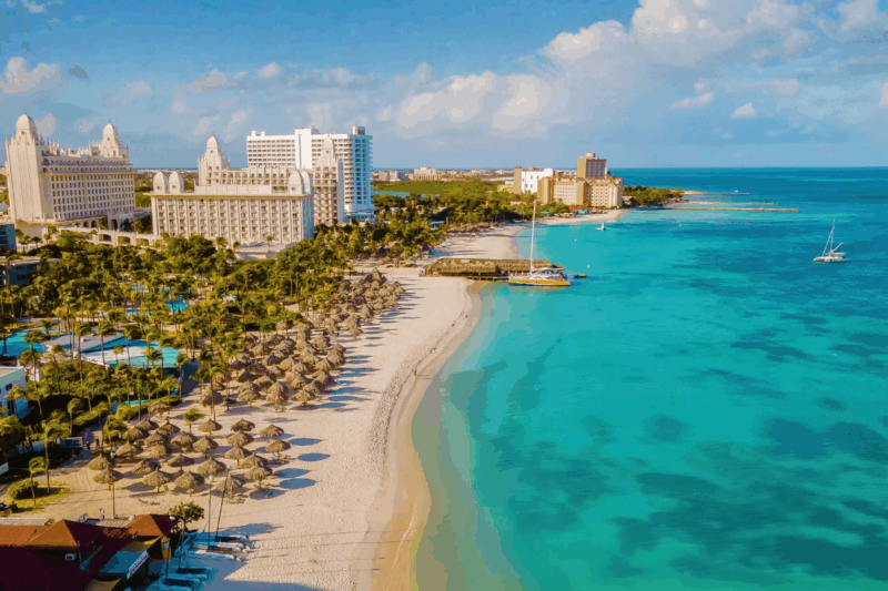 Une île des Caraïbes brille avec plus de 300 jours de soleil par an, un paradis lumineux à découvrir