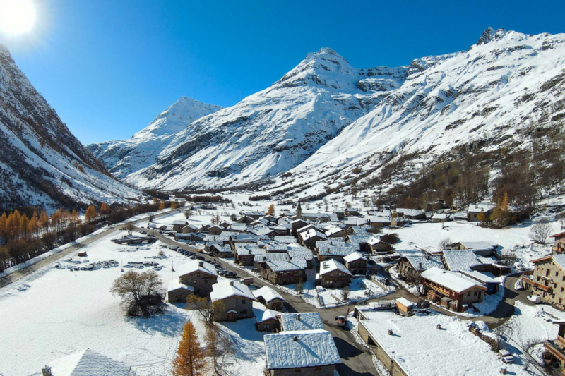 Ce village cach&eacute; en montagne promet une exp&eacute;rience inoubliable et secr&egrave;te cet hiver