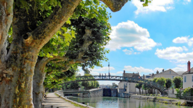 Cette ville secrète du Loiret dévoile un charme inattendu qui éclipse Orléans