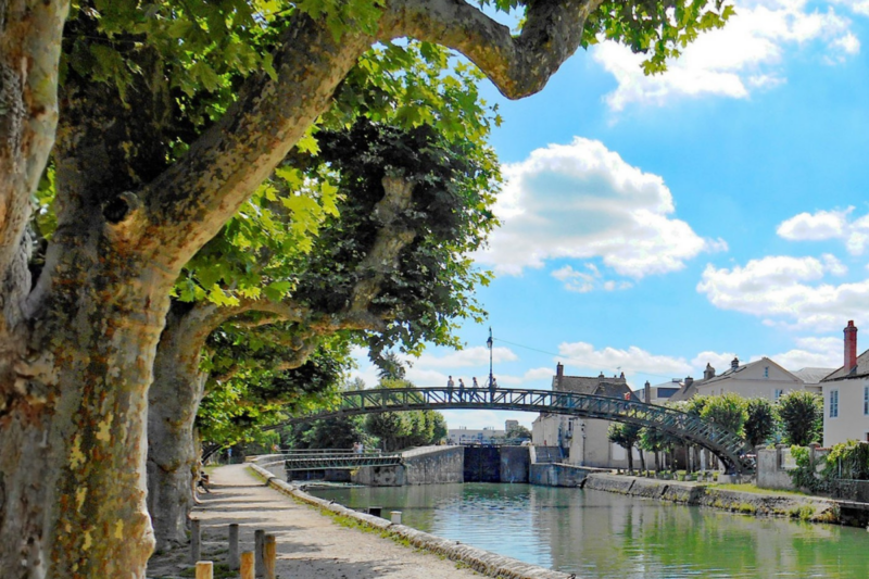 Cette ville secrète du Loiret dévoile un charme inattendu qui éclipse Orléans