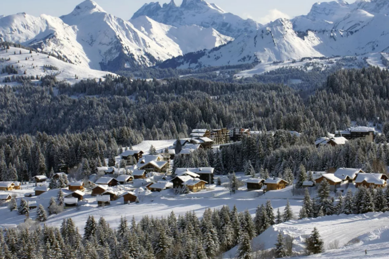 Découvrez ce paradis enneigé caché qui pourrait devenir votre refuge secret cet hiver