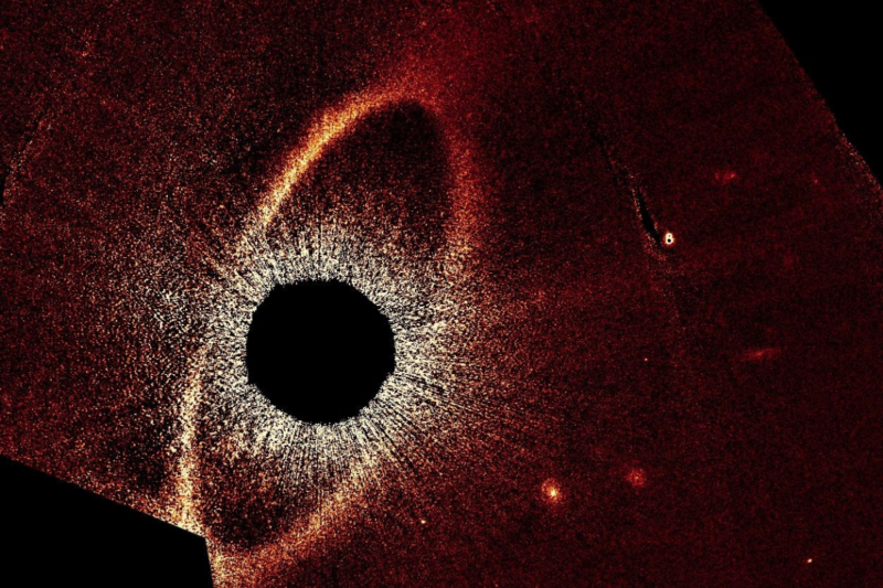 Hubble observe des collisions spectaculaires dans le syst&egrave;me de Fomalhaut, un myst&egrave;re cosmique se d&eacute;voile