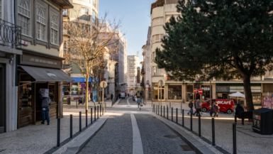 Une rue portugaise élue parmi les plus cools du monde attire les gourmets avec ses restaurants