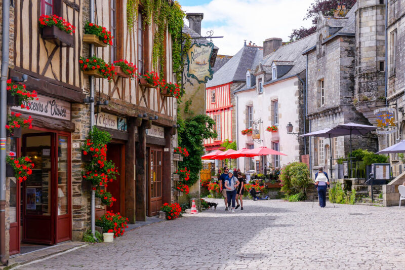 Ce village breton cache un secret hivernal qui &eacute;merveille les visiteurs en 2025