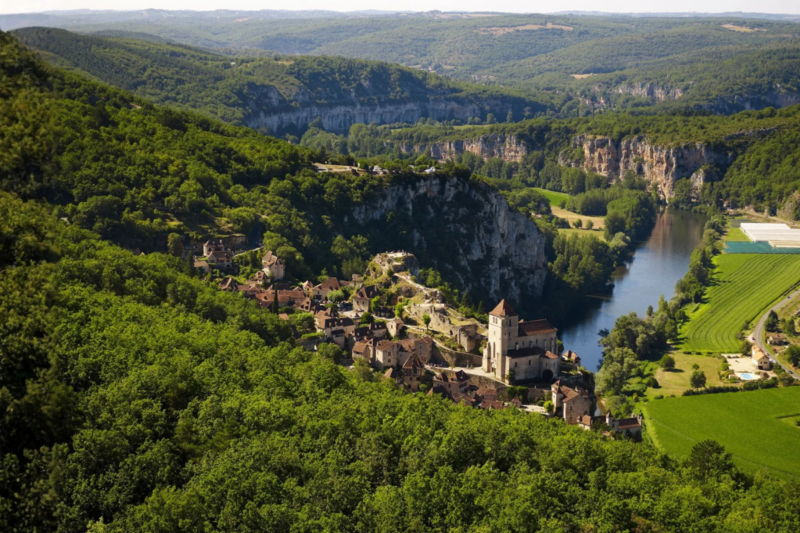 Ce village m&eacute;di&eacute;val cache un secret incroyable pour un week-end &agrave; petit prix