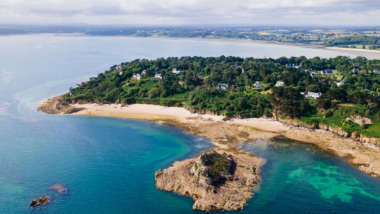 Un paradis caché en Bretagne émerveille les voyageurs avec ses airs de Tahiti