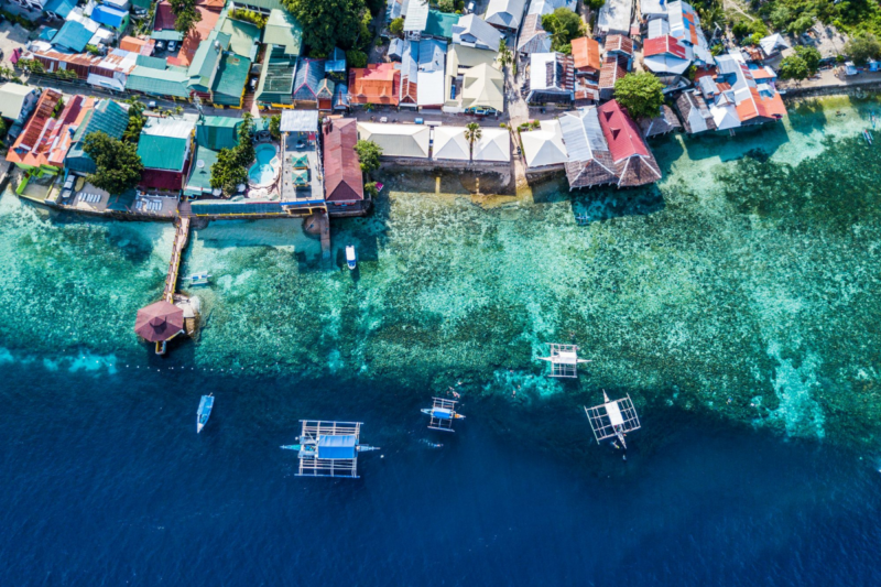 Une île des Philippines offre un climat idyllique et des paysages à couper le souffle toute l'année