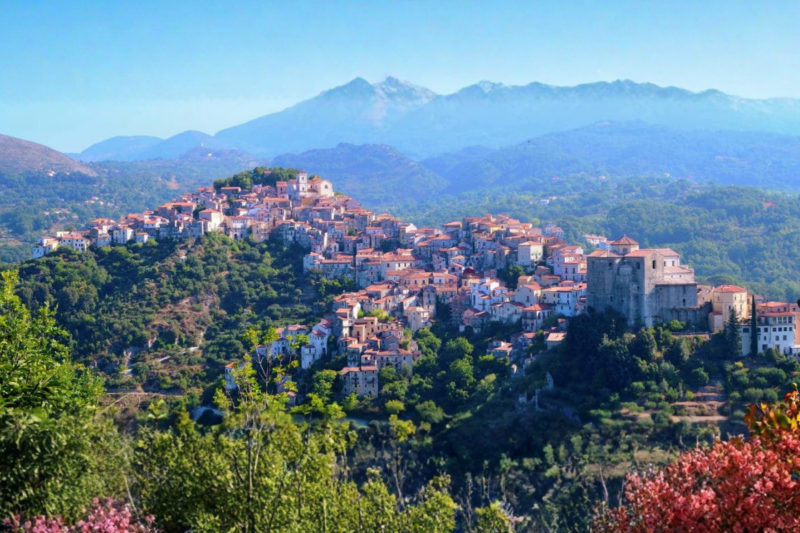 Ce village italien cache un secret coloré qui émerveille les visiteurs du monde entier