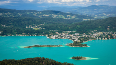 Découvrez ces lacs turquoise cachés en Europe qui vont vous émerveiller et vous surprendre