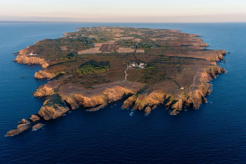 Cette &icirc;le bretonne cach&eacute;e offre des paysages dignes des Maldives et &eacute;merveille les visiteurs