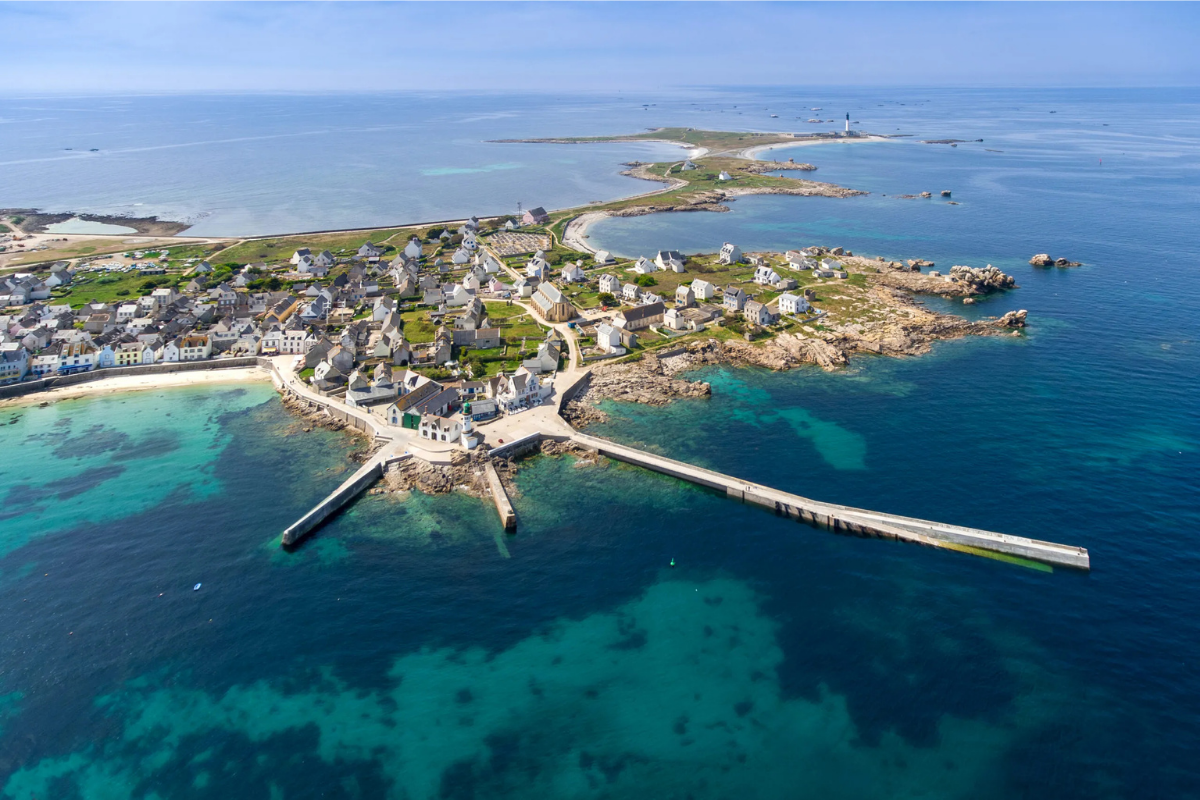 Cette &icirc;le bretonne cach&eacute;e promet une &eacute;vasion incroyable loin du monde moderne