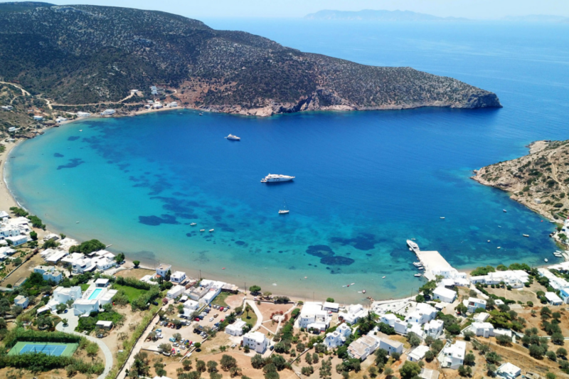 Cette île cachée des Cyclades émerveille par sa beauté intacte et ses secrets bien gardés