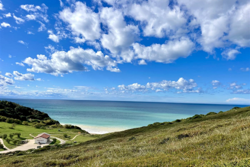 Découvrez la plage secrète du Pays basque qui rivalise avec les plus beaux paradis