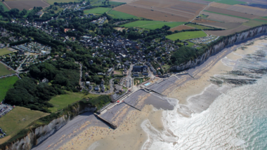 Découvrez le village normand caché qui émerveille tous ceux qui s'y aventurent avant Pâques