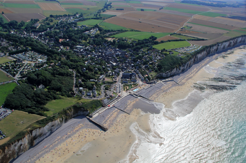 Découvrez le village normand caché qui émerveille tous ceux qui s'y aventurent avant Pâques