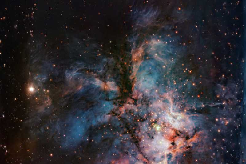 Un t&eacute;lescope capture l'image fascinante d'un faucon cosmique d&eacute;ployant ses ailes dans l'espace