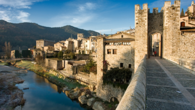 Un village catalan à 30 km de Gérone révèle un trésor spirituel sous ses pavés