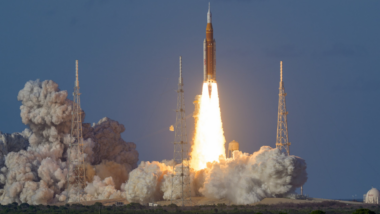 Artemis II s'envole vers la Lune, une nouvelle ère spatiale commence avec émotion