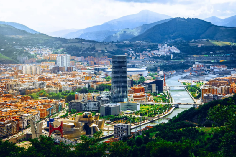 Cette destination secrète à deux heures de Paris émerveille et attire les curieux en mai