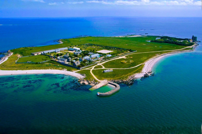 Découvrez l'île normande secrète qui éclipse le Mont-Saint-Michel et émerveille les visiteurs