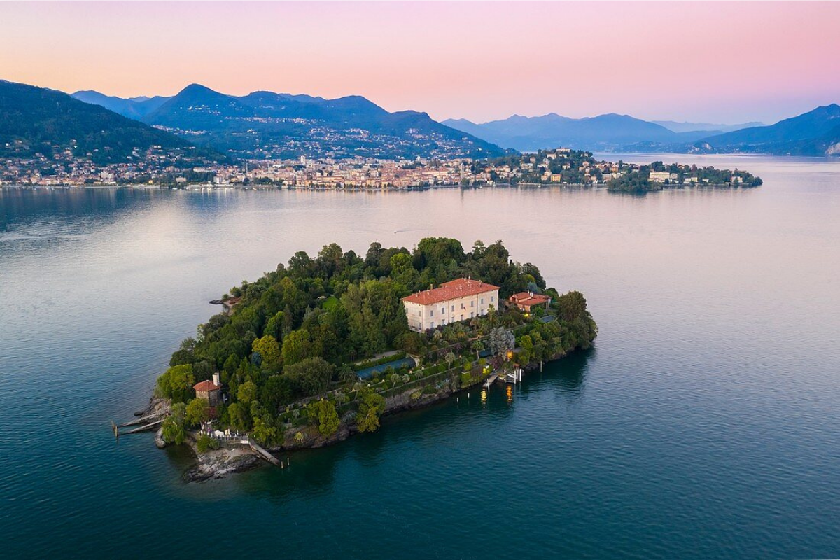 Sur une &icirc;le italienne de 8 hectares, un jardin botanique enchanteur et un palais du XVIe si&egrave;cle fascinent les visiteurs, tout comme Gustave Flaubert autrefois