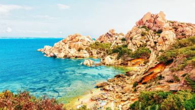 Un cap sauvage en Sardaigne attire les voyageurs en quête de liberté et de paysages époustouflants