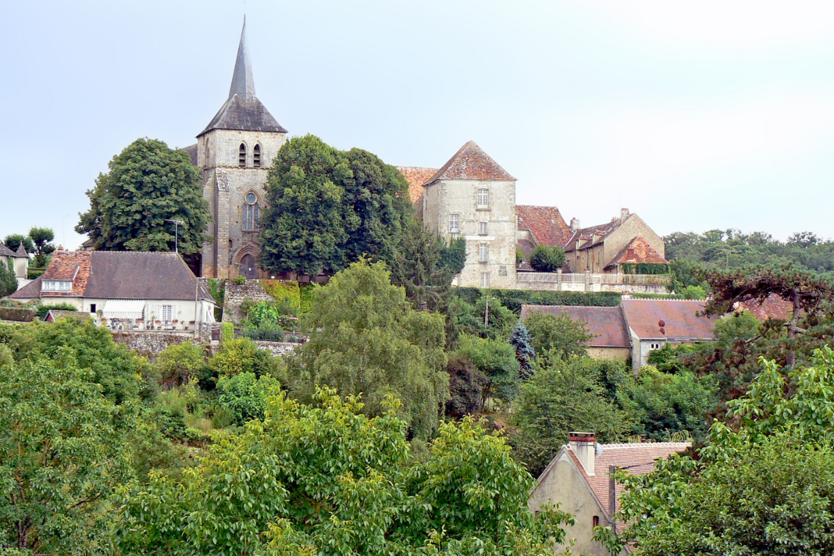 &Agrave; 3h30 de Bordeaux un village m&eacute;di&eacute;val du Berry class&eacute; 3e plus beau reste &eacute;tonnamment ignor&eacute;