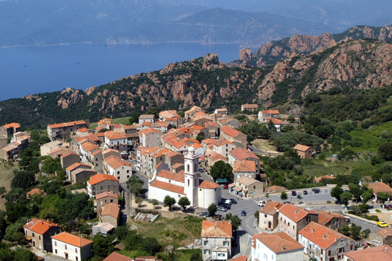 Ce village corse caché émerveille les voyageurs par ses secrets entre terre et mer