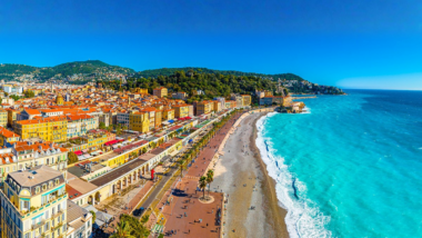La ville la plus ensoleillée de France en 2026 se dévoile sur la Riviera avec un charme irrésistible