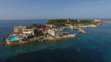 Un hôtel de rêve rouvre sur une île du sud de la France, une escapade à ne pas manquer
